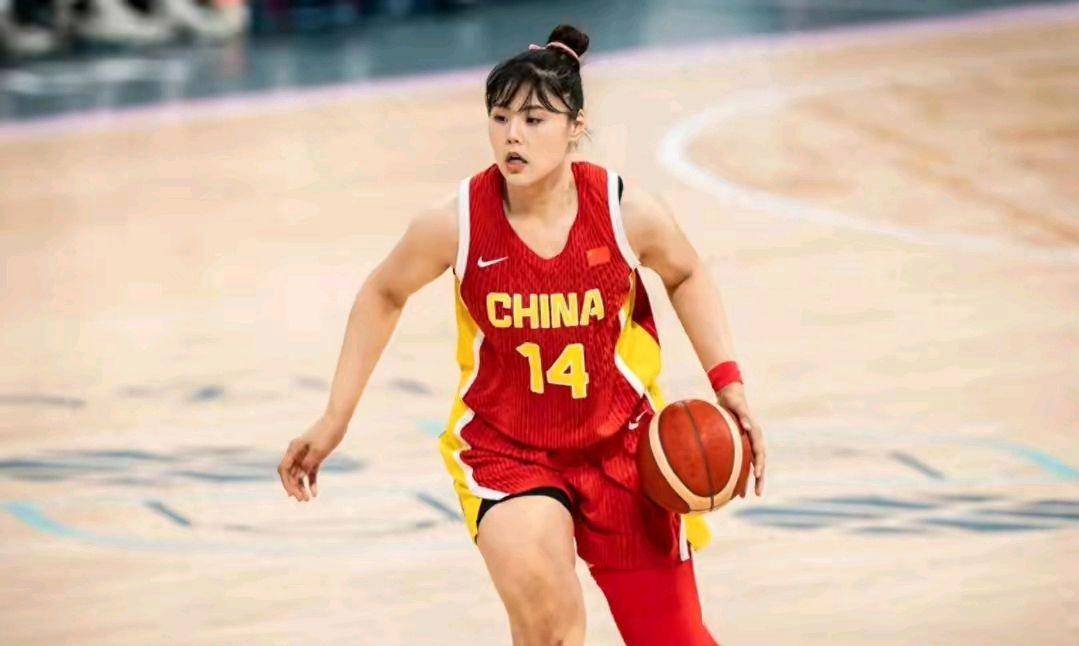 职业篮球联赛女球员崭露头角