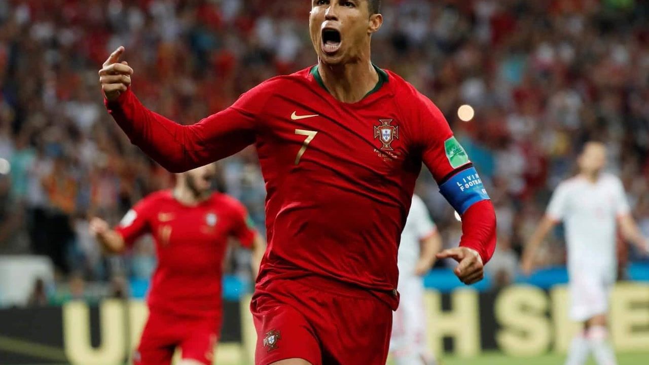 包含葡萄牙轻取利物浦，孙兴慜补时绝平意甲的词条