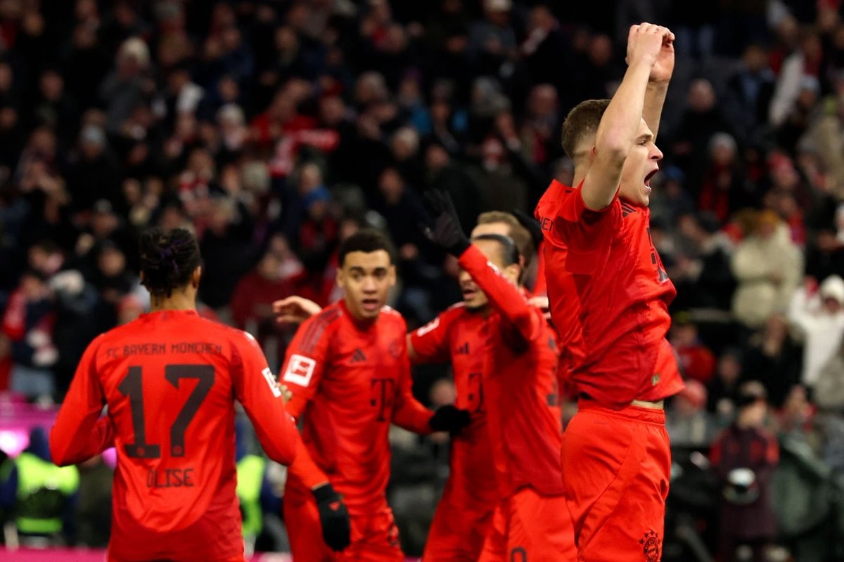 拜仁慕尼黑主场大胜门兴，豪取德甲联赛三连胜的简单介绍