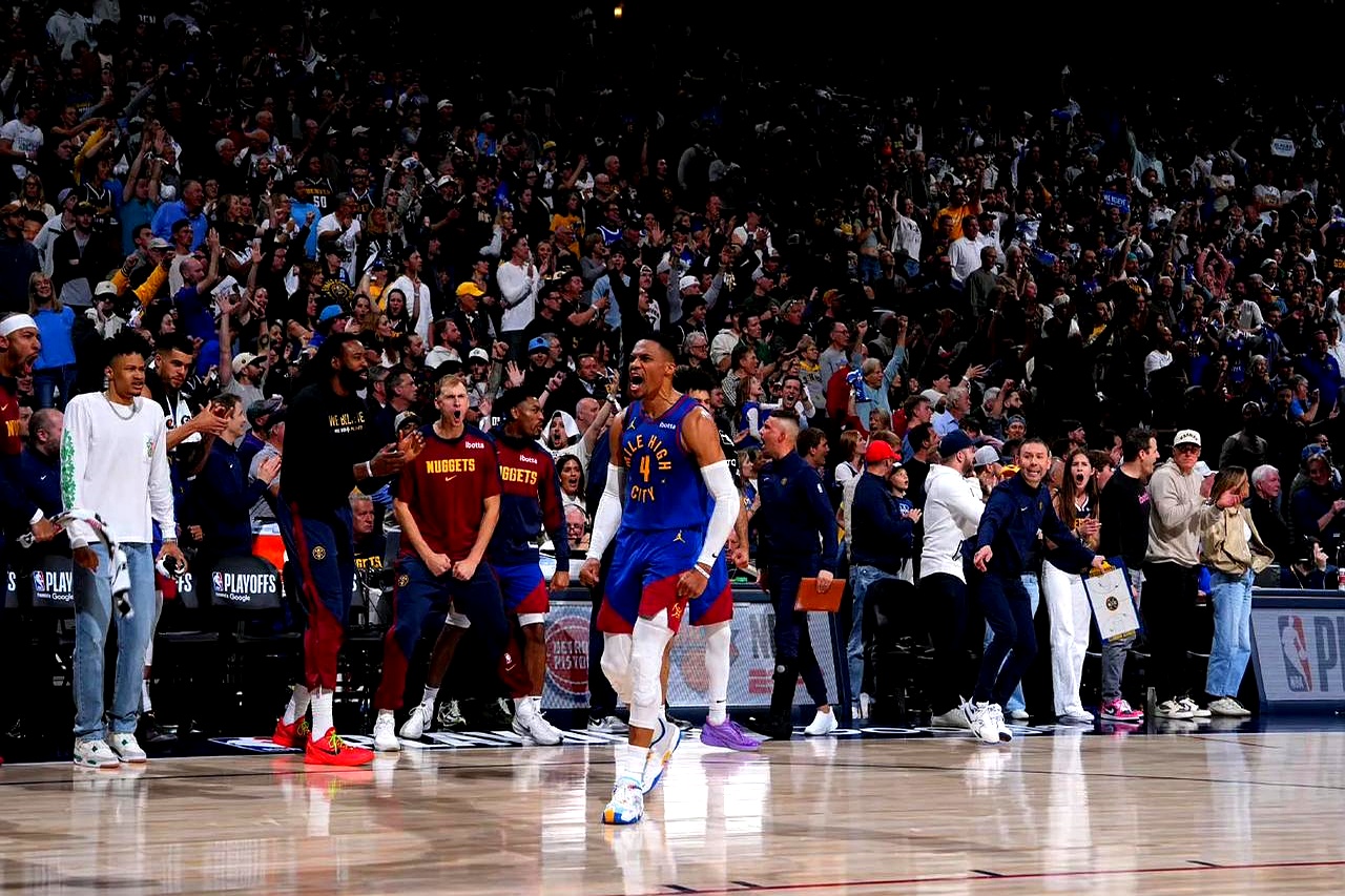 开云下载-雷霆4连胜，威少砍三双仍落败