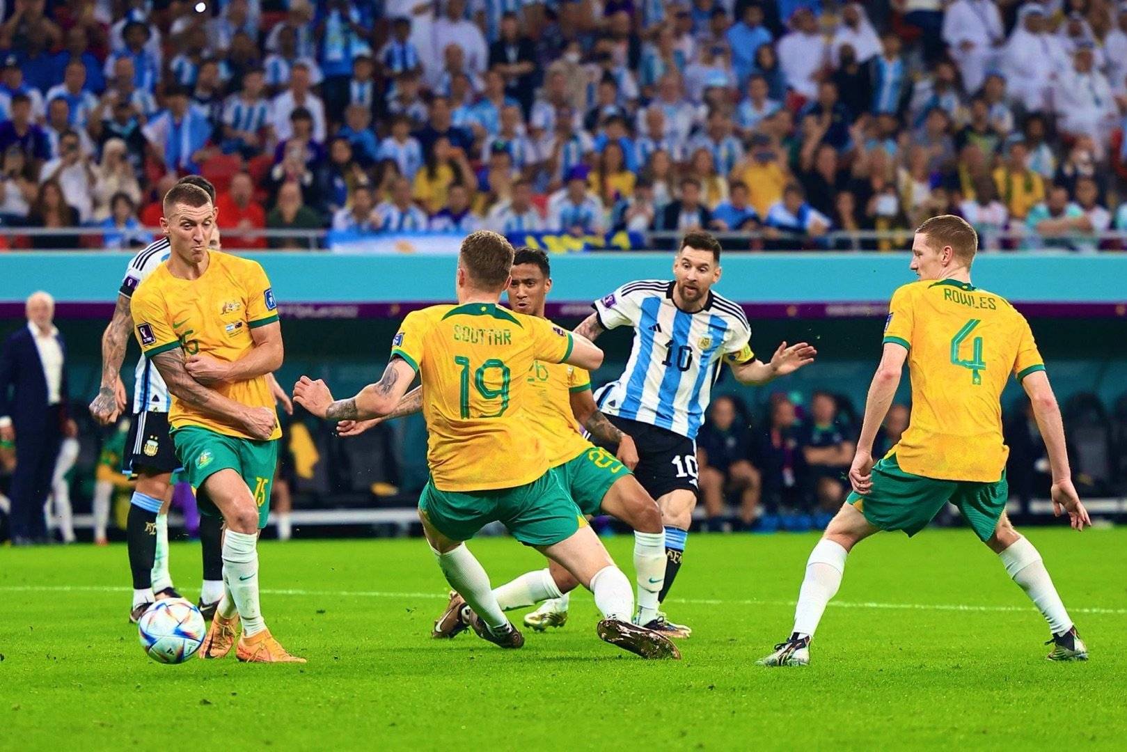 开云体育下载-澳大利亚男子足球比赛，火爆程度达到高潮的简单介绍