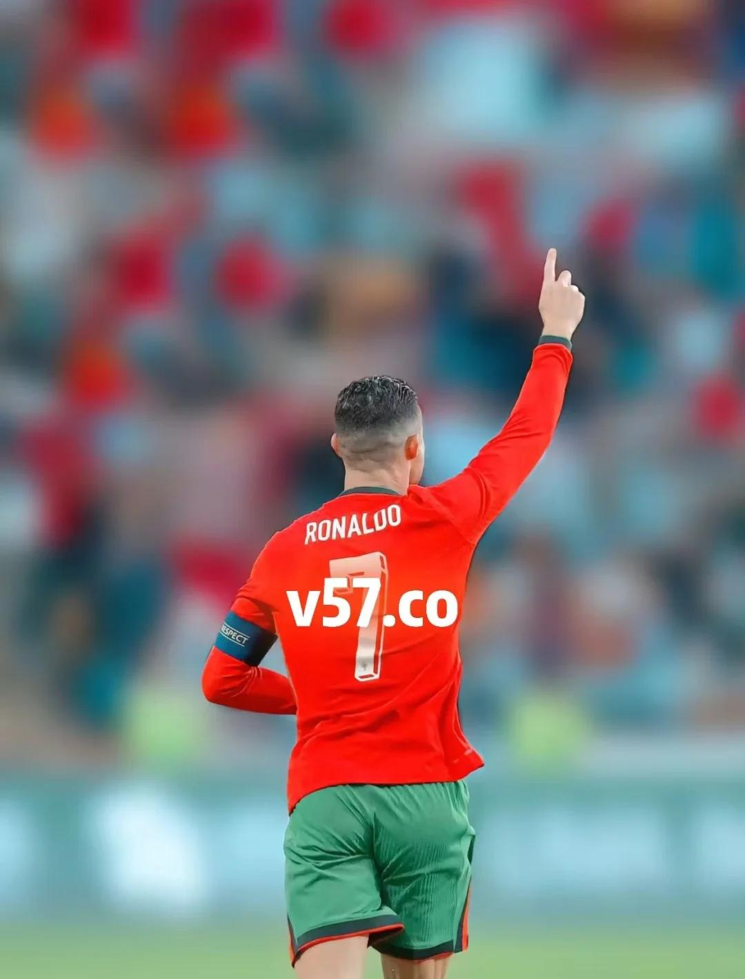 尤文图斯球星C罗带队进军欧冠，备战火热