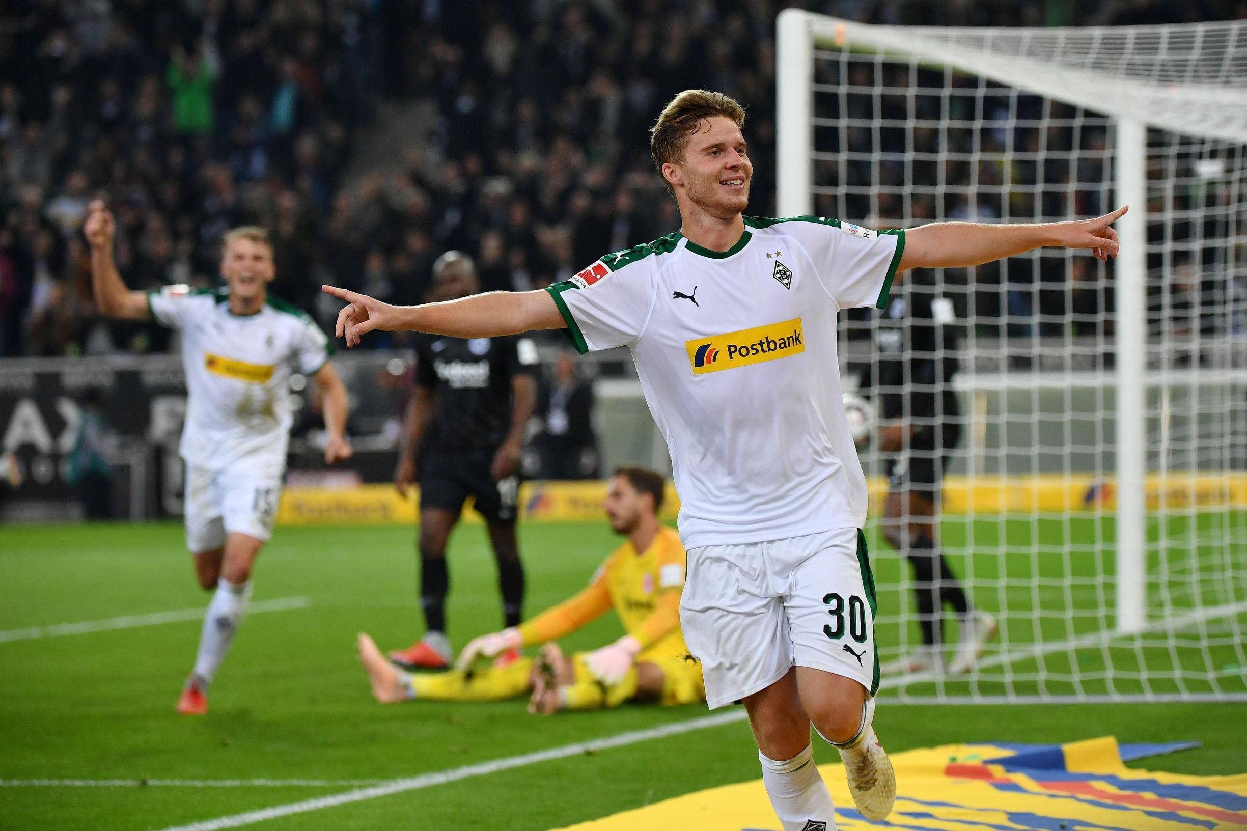 关于弗赖堡在主场大胜，积分追赶德甲前六的信息