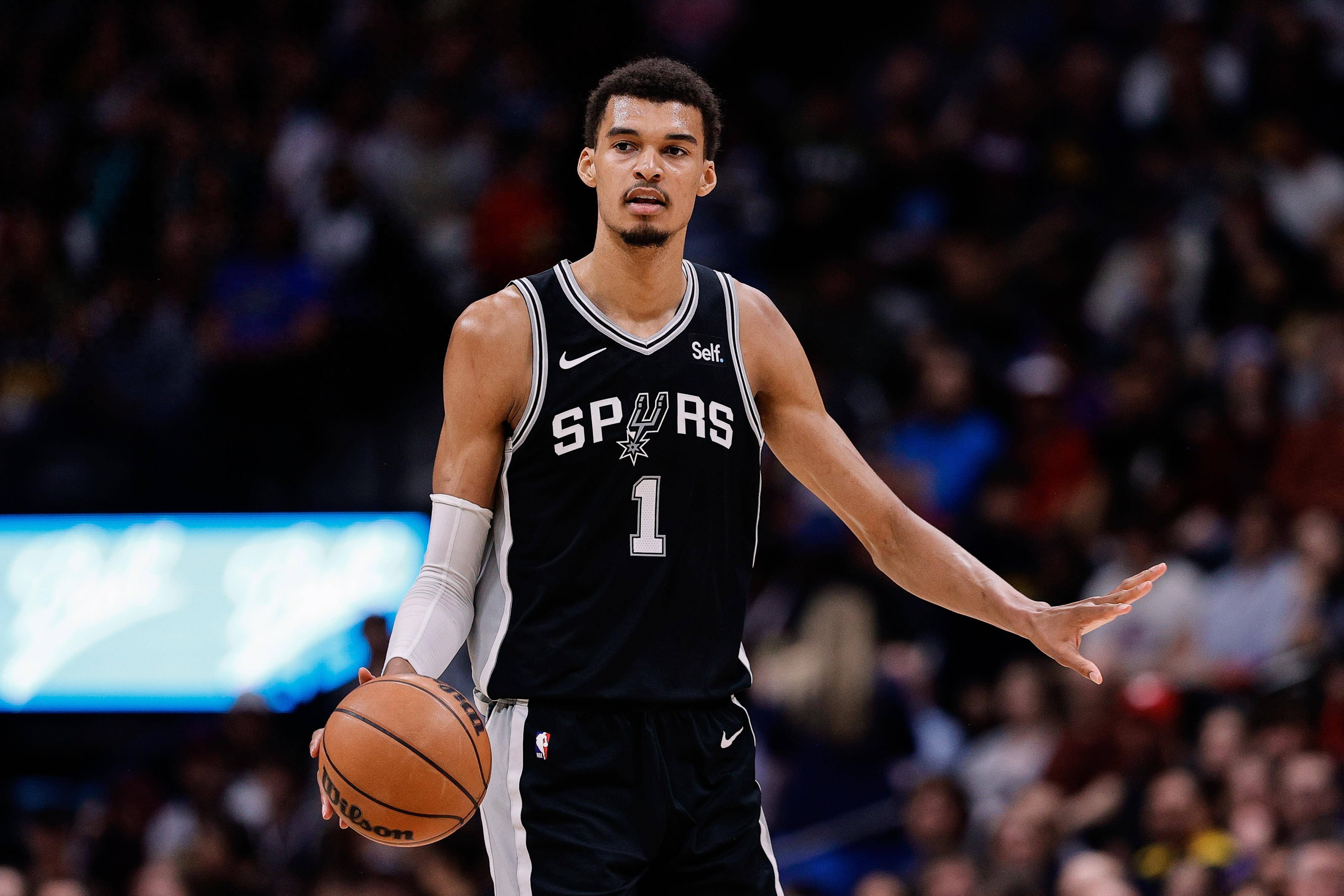 马刺逆转湖人,止步三连胜的简单介绍 马刺逆转湖人,止步三连胜的简单介绍