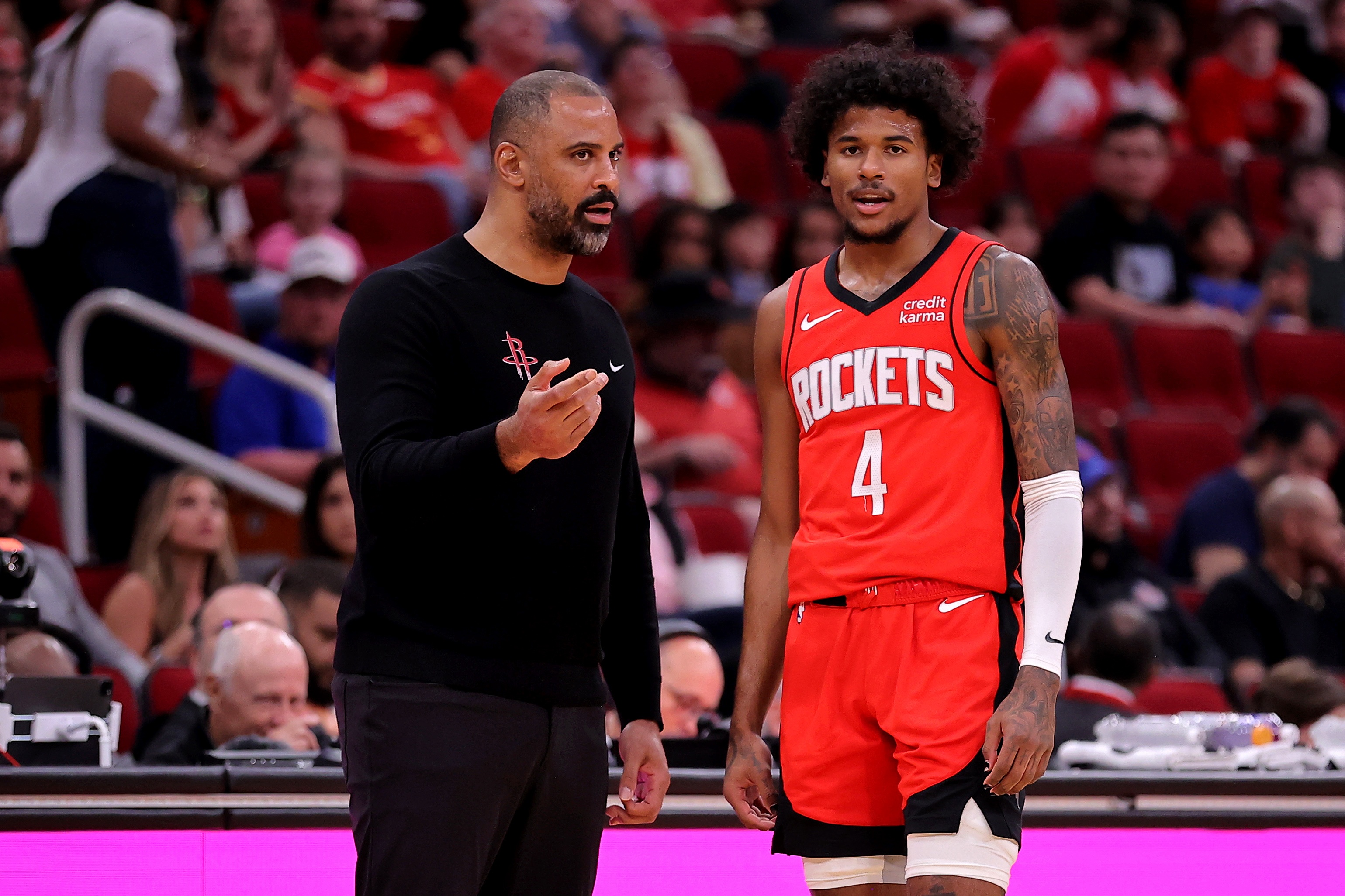 开云体育官方网站-火箭艰难击败马刺，势头不减的简单介绍