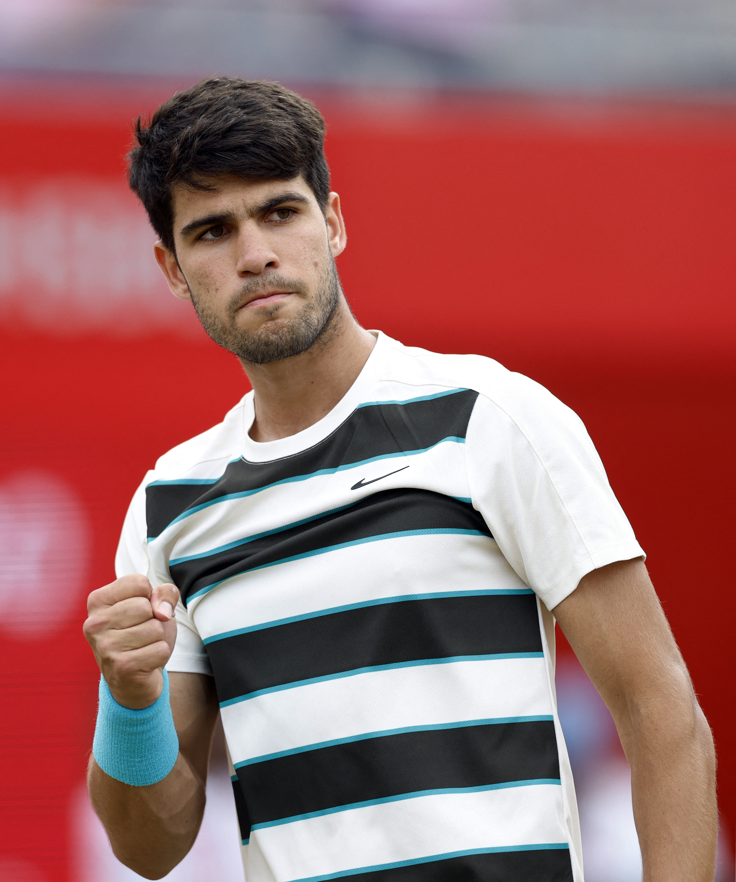 开云平台-英国网球队险胜世界网球队，阿尔卡拉斯高光表现的简单介绍