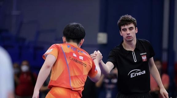 包含波兰乒乓球队血洗中国乒乓球队，奥恰洛夫送出助攻的词条