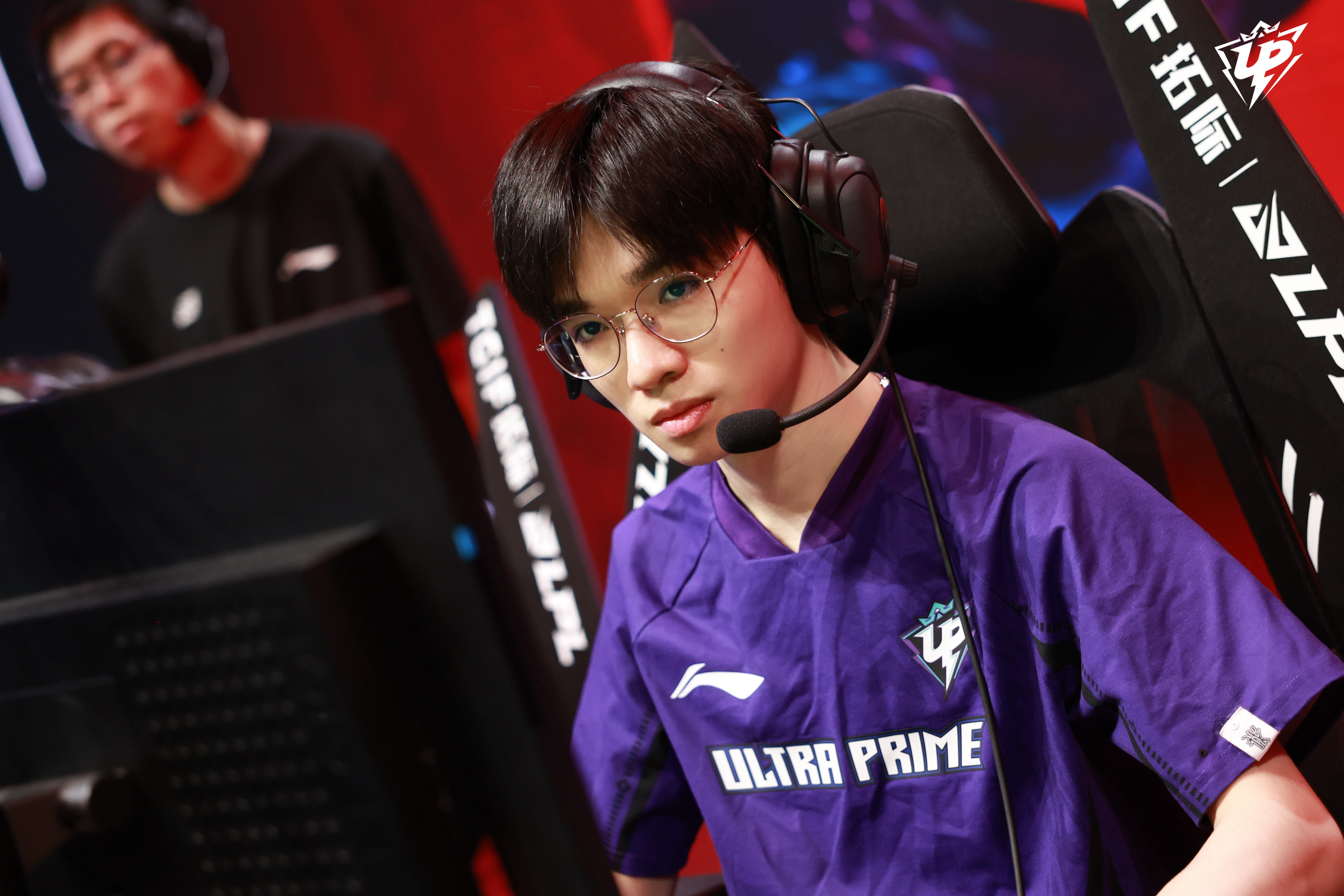 英雄联盟选手发挥出色，荣膺最佳MVP