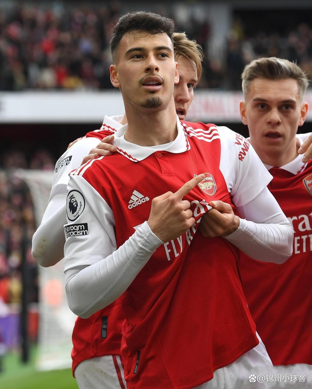 开云体育下载-切尔西鏖战AC米兰，马丁内利高光表现的简单介绍