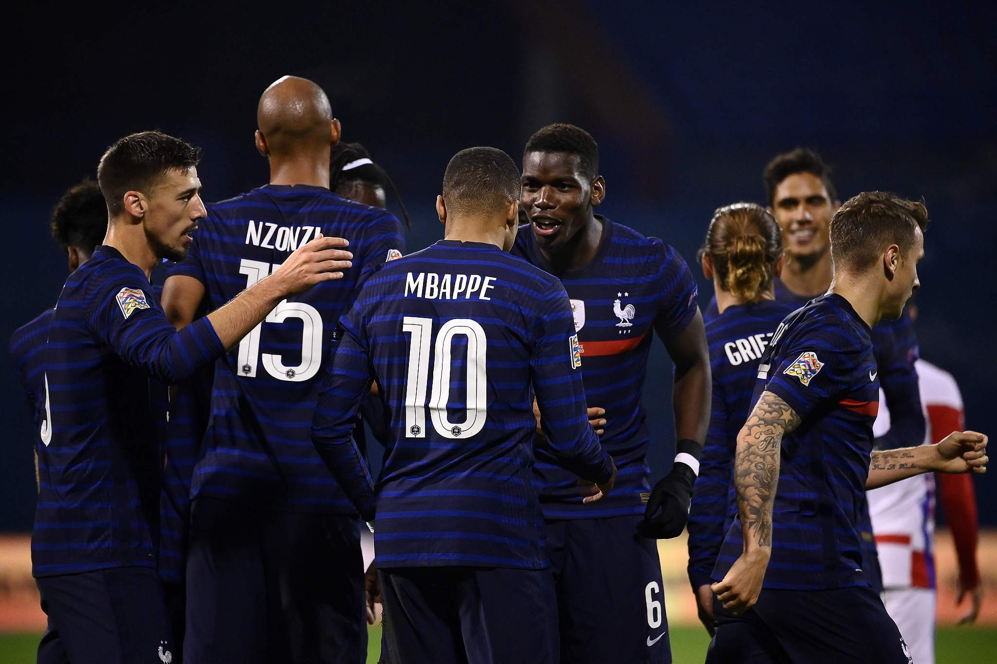 法国队横扫英格兰队,张本智和惊艳四座 法国队横扫英格兰队,张本智和惊艳四座