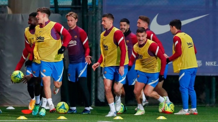 塞维利亚轻取巴黎,佩德里统治全场 塞维利亚轻取巴黎,佩德里统治全场