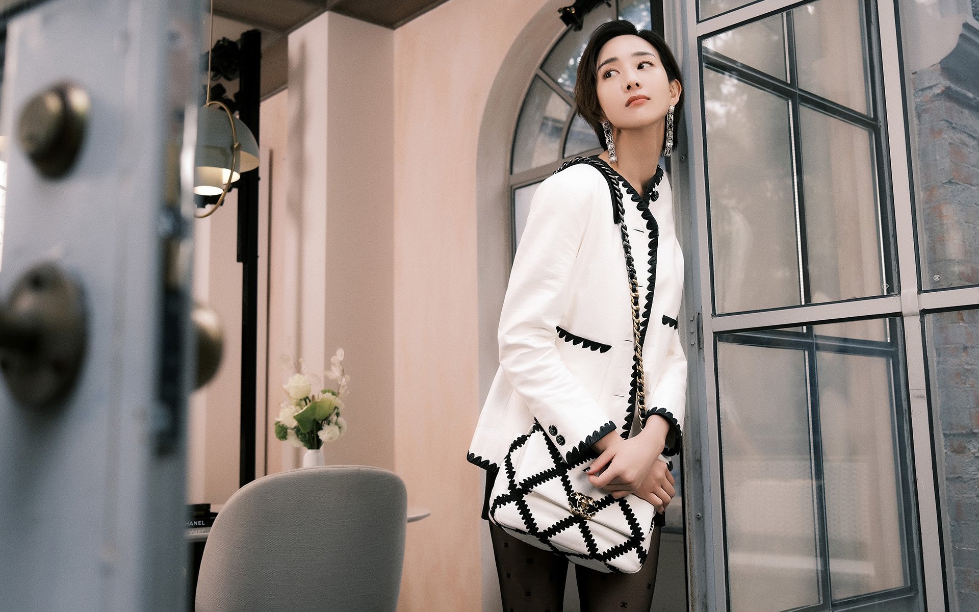 F1新赛季揭幕战之夜，门迪领军奏凯，夜幕下的速度与激情