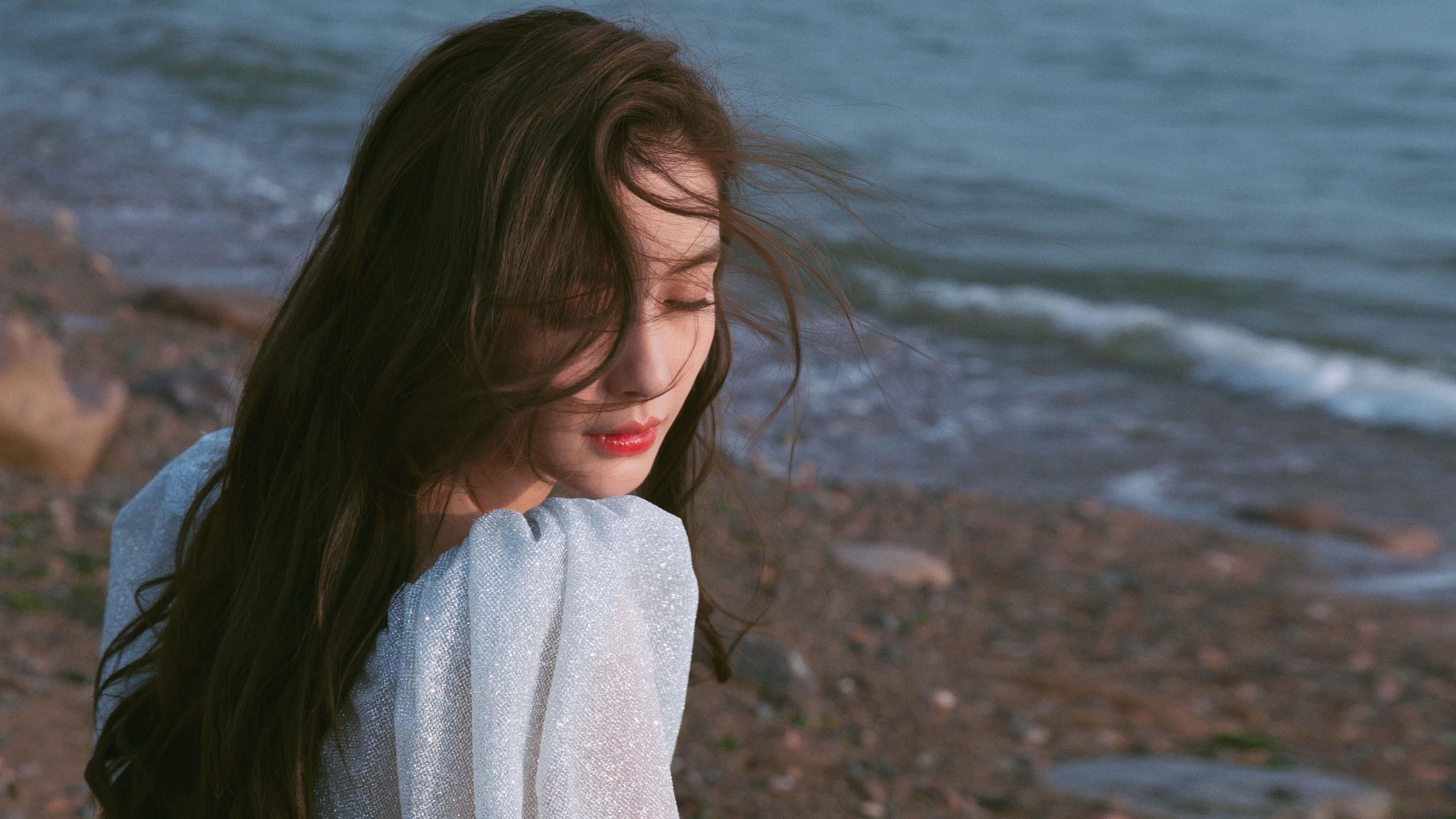 墨黑赛道与橙色火焰，当西亚卡姆一手掌控夜的狂想