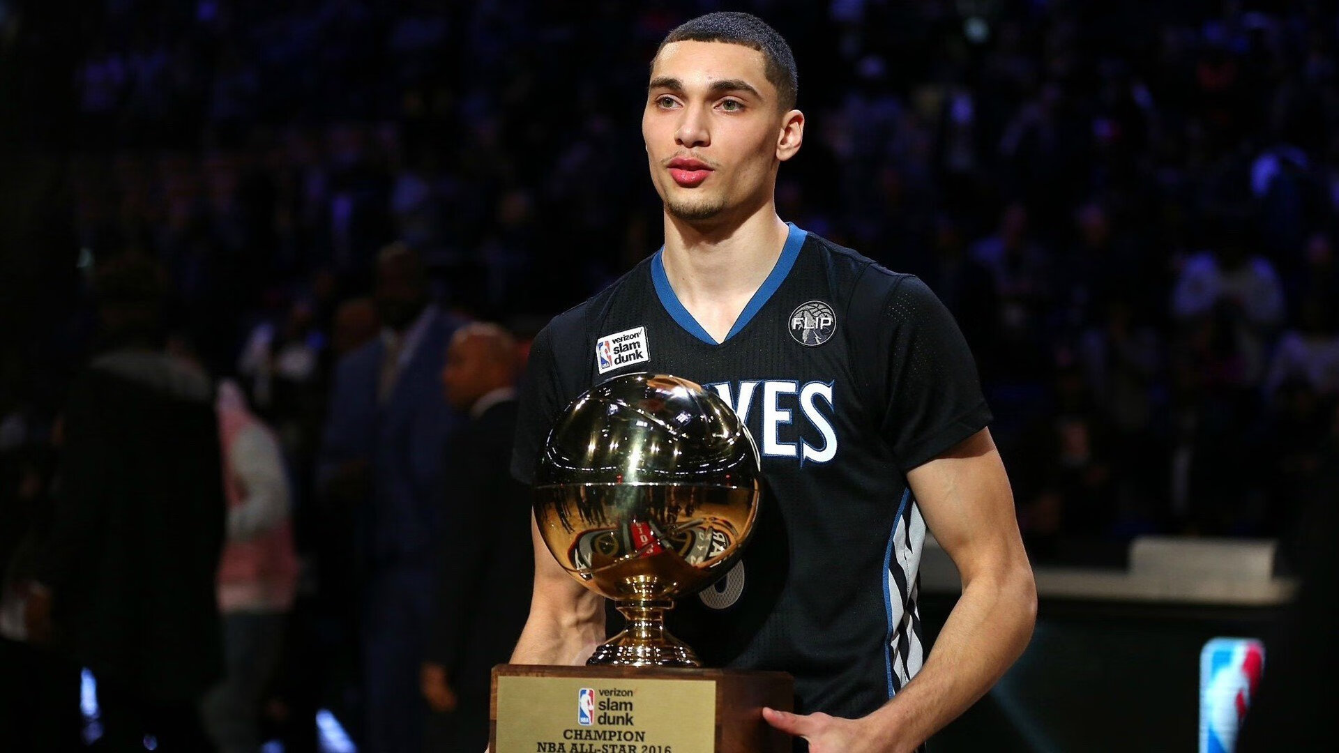 开云体育中国-双线并进的胜利，团队战阵与极速个体的竞技魅力